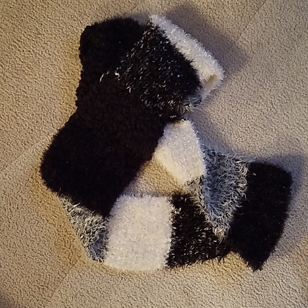 Cajon black and white fluffy infinity scarf